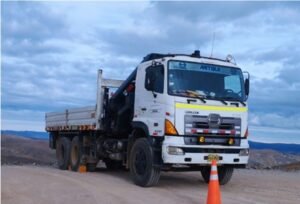 Camion Grua HINO
